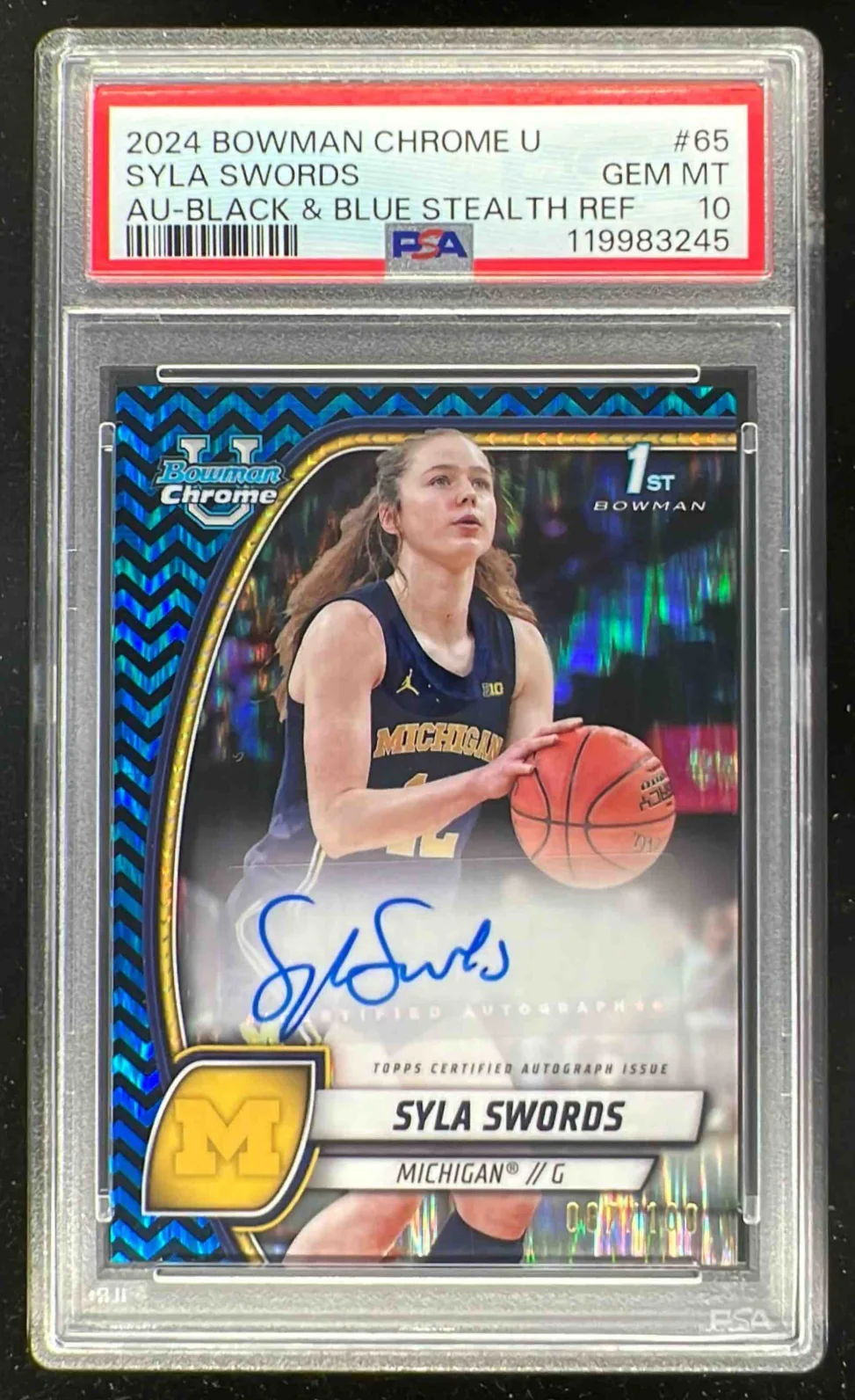 2024-25 Bowman University Chrome Black Blue Stealth Syla Swords Auto /100 PSA 10