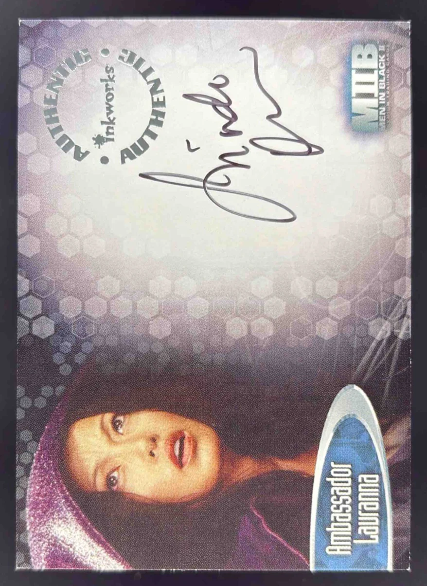 2002 Inkworks Men in Black II Linda Kim Ambassador Lauranna Auto