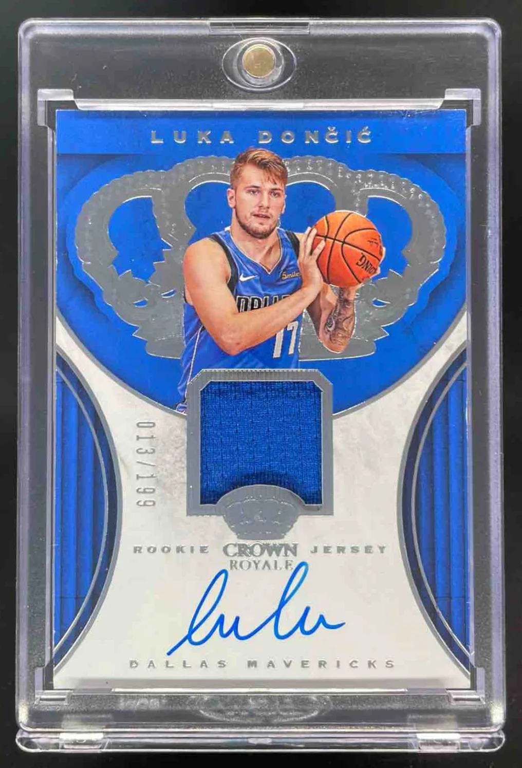 2018-19 Crown Royale Jersey #RJA-LDC Luka Doncic RC Auto /199
