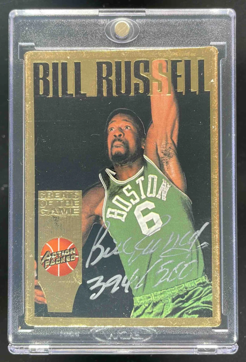 1995-96 Action Packed Hall of Fame Autographs #40 Bill Russell Auto